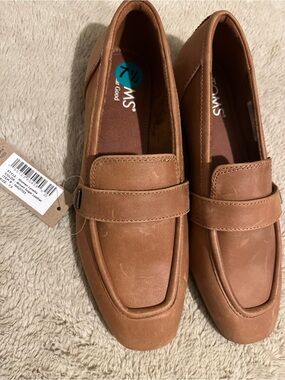 Toms Women's Tan leather Slip-On Penny Loafers